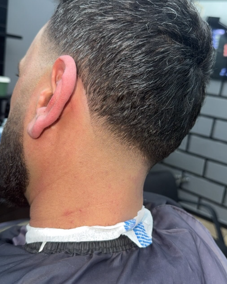 Skin fade och skäggtrim