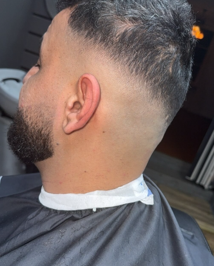 Mid fade med skägg
