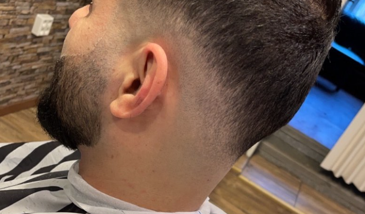 Detaljerad fade och skäggkontur